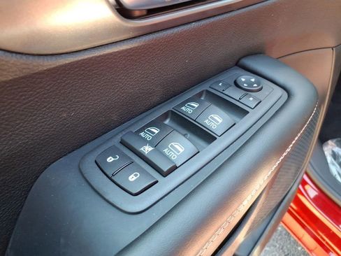 New 2026 Chrysler Pacifica Select image 15