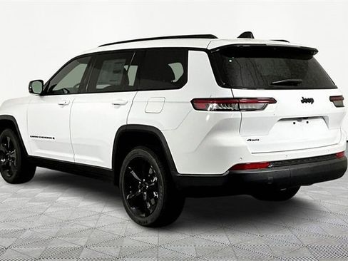New 2025 Jeep Grand Cherokee L Altitude image 4