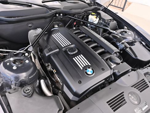 Used 2007 BMW Z4 3.0i RWD image 45