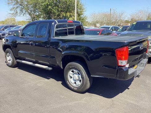 Used 2016 Toyota Tacoma SR w/ SR Convenience Package image 5