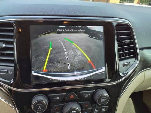 Used 2020 Jeep Grand Cherokee Limited image 7