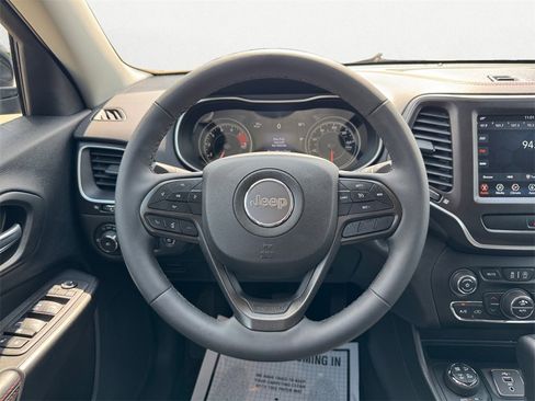 Used 2022 Jeep Cherokee Trailhawk w/ Comfort/Convenience Group image 12