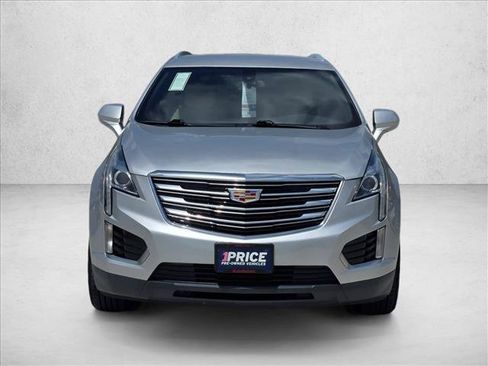Used 2018 Cadillac XT5 FWD image 2