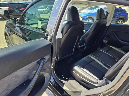 Used 2025 Tesla Model Y Long Range AWD/4WD image 15