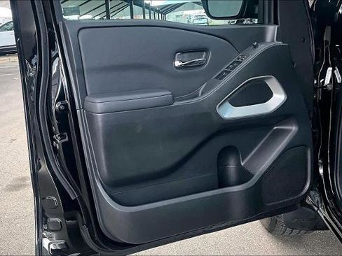 Certified 2022 Nissan Frontier SV w/ Technology Package image 20