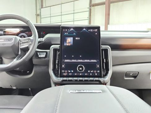 Used 2026 GMC Yukon XL Denali w/ Sun & Power Step Package AWD/4WD image 27