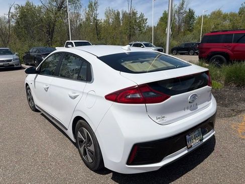 Used 2017 Hyundai Ioniq SEL FWD image 3