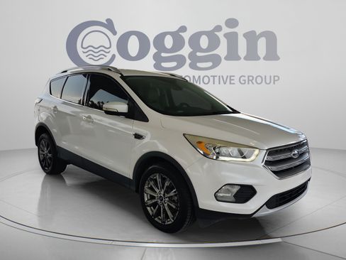 Used 2017 Ford Escape Titanium FWD image 7