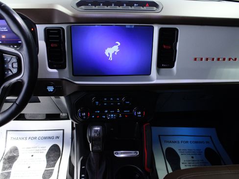 Used 2024 Ford Bronco Heritage Edition AWD/4WD image 17