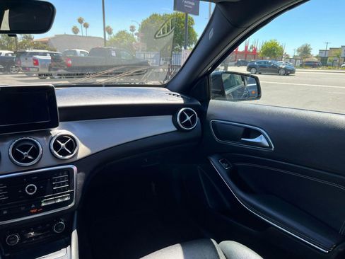 Used 2016 Mercedes-Benz GLA 250 4MATIC image 28