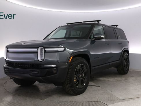 Used 2025 Rivian R1S Adventure image 2