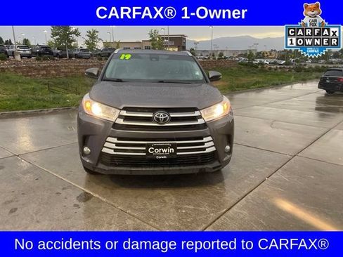 Used 2019 Toyota Highlander XLE w/ Carpet Mat Package (TMS) AWD/4WD image 2