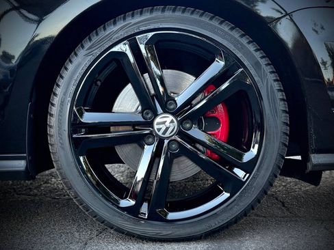 Used 2017 Volkswagen Jetta GLI FWD image 16