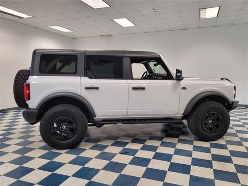 Used 2023 Ford Bronco Wildtrak image 8