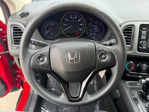 Used 2018 Honda HR-V LX image 15