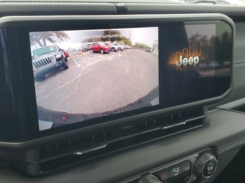 Used 2025 Jeep Wrangler Unlimited Rubicon 4xe w/ Convenience Group image 33