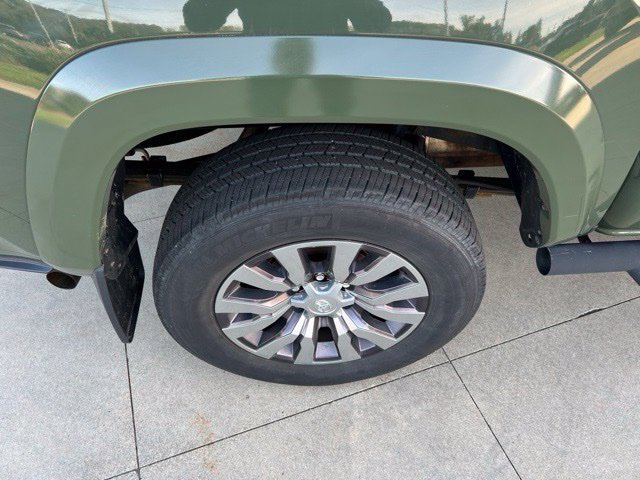 Used 2021 Toyota Tacoma Limited AWD/4WD image 12