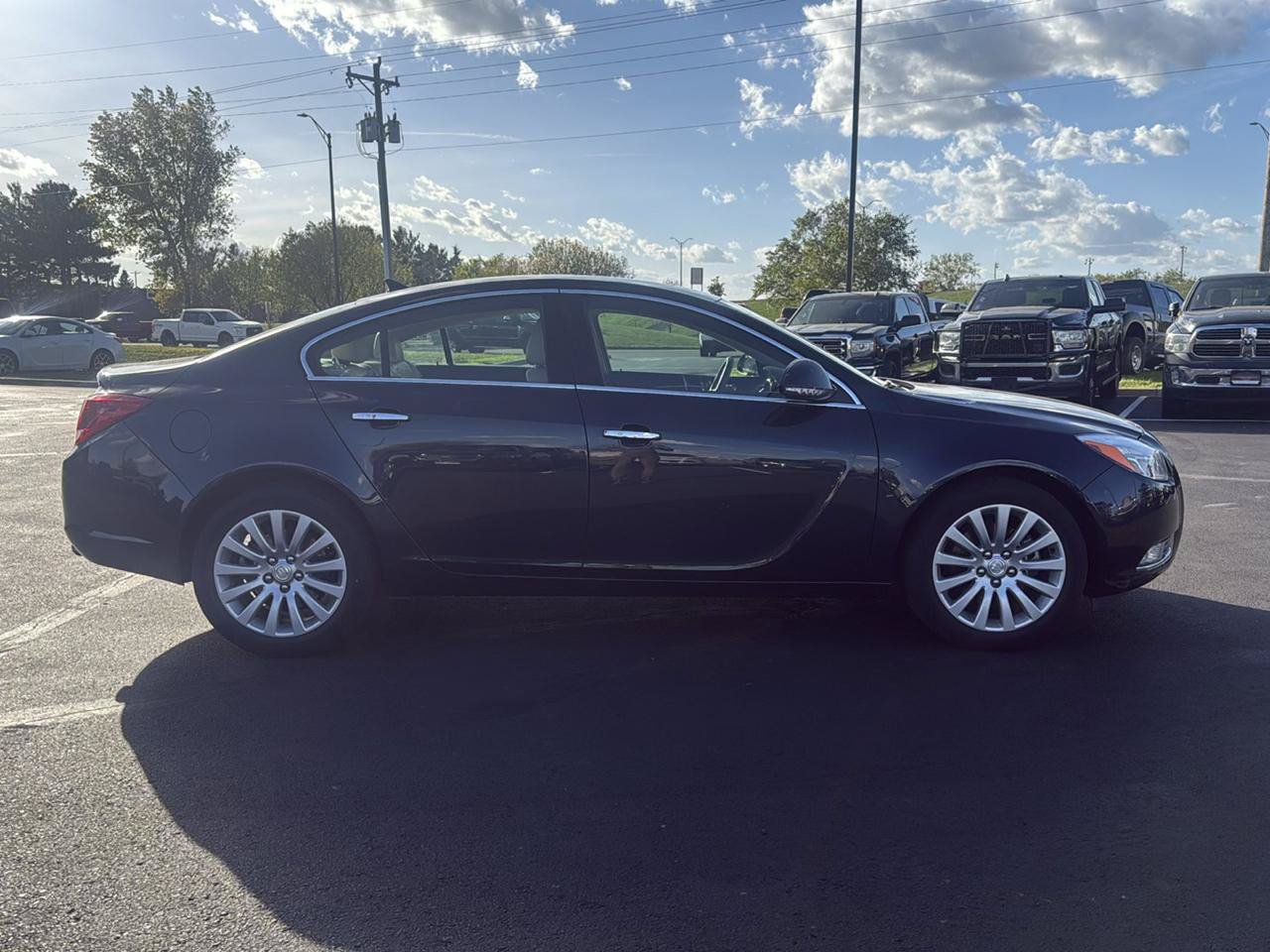 Used 2013 Buick Regal Premium FWD image 2