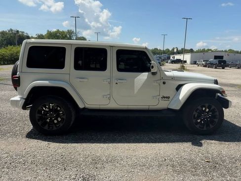 Used 2021 Jeep Wrangler Unlimited Sahara AWD/4WD image 9