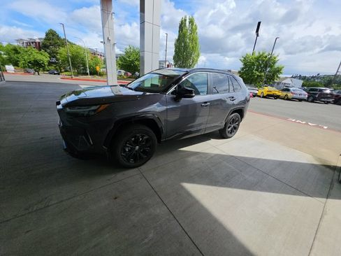 Used 2023 Toyota RAV4 XSE AWD/4WD image 6