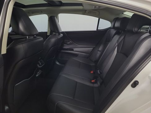 Used 2024 Lexus ES 350 w/ Premium Package FWD image 13
