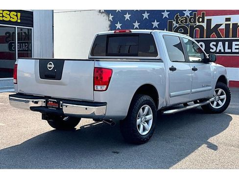 Used 2010 Nissan Titan SE w/ SE Value Truck Pkg AWD/4WD image 2