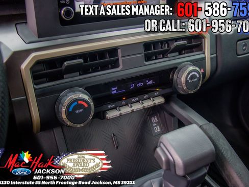 Used 2025 Toyota Tacoma SR5 AWD/4WD image 18