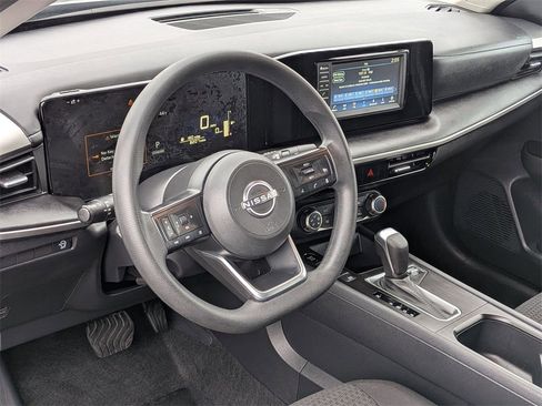 Used 2025 Nissan Kicks S image 10