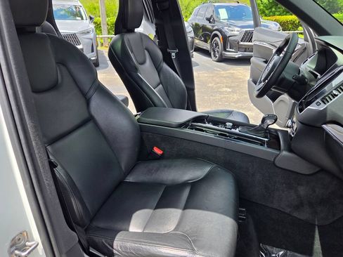 Used 2019 Volvo XC90 T5 Momentum w/ Protection Package Premier FWD image 22