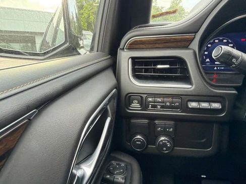 Used 2022 Chevrolet Tahoe Premier RWD image 9