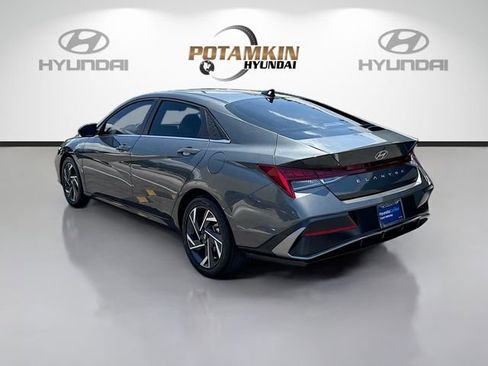 Certified 2025 Hyundai Elantra SEL w/ Cargo Package FWD image 7