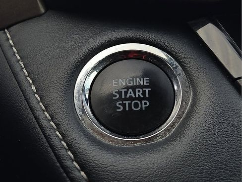 Used 2018 Toyota RAV4 Adventure image 16