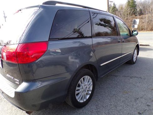 Used 2008 Toyota Sienna XLE Limited image 10