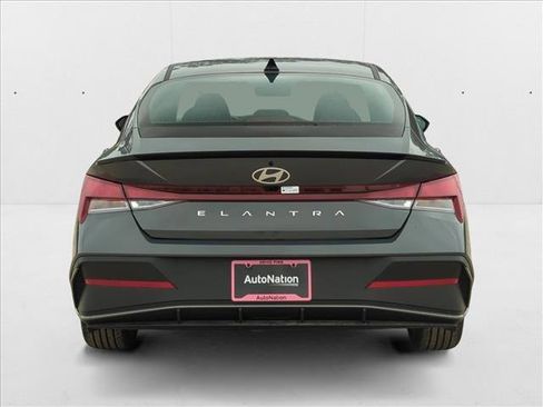 New 2025 Hyundai Elantra Sport image 7