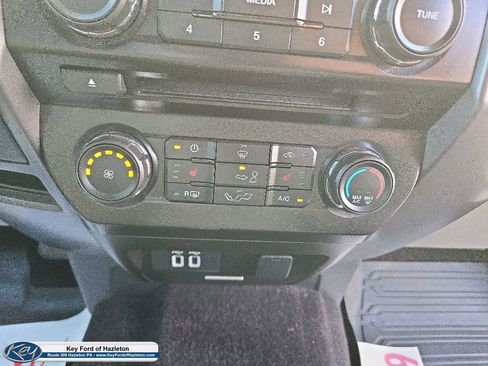 Used 2017 Ford F150 XLT w/ Equipment Group 302A Luxury AWD/4WD image 25