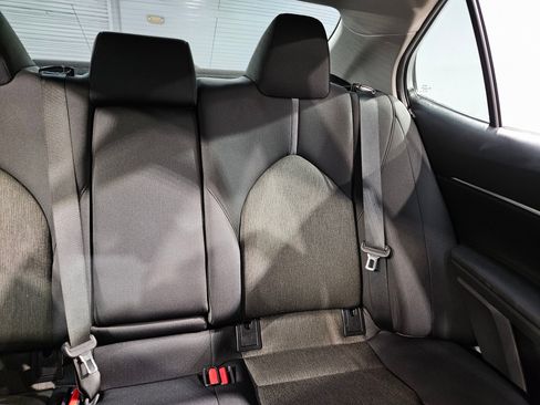 Used 2021 Toyota Camry LE image 14