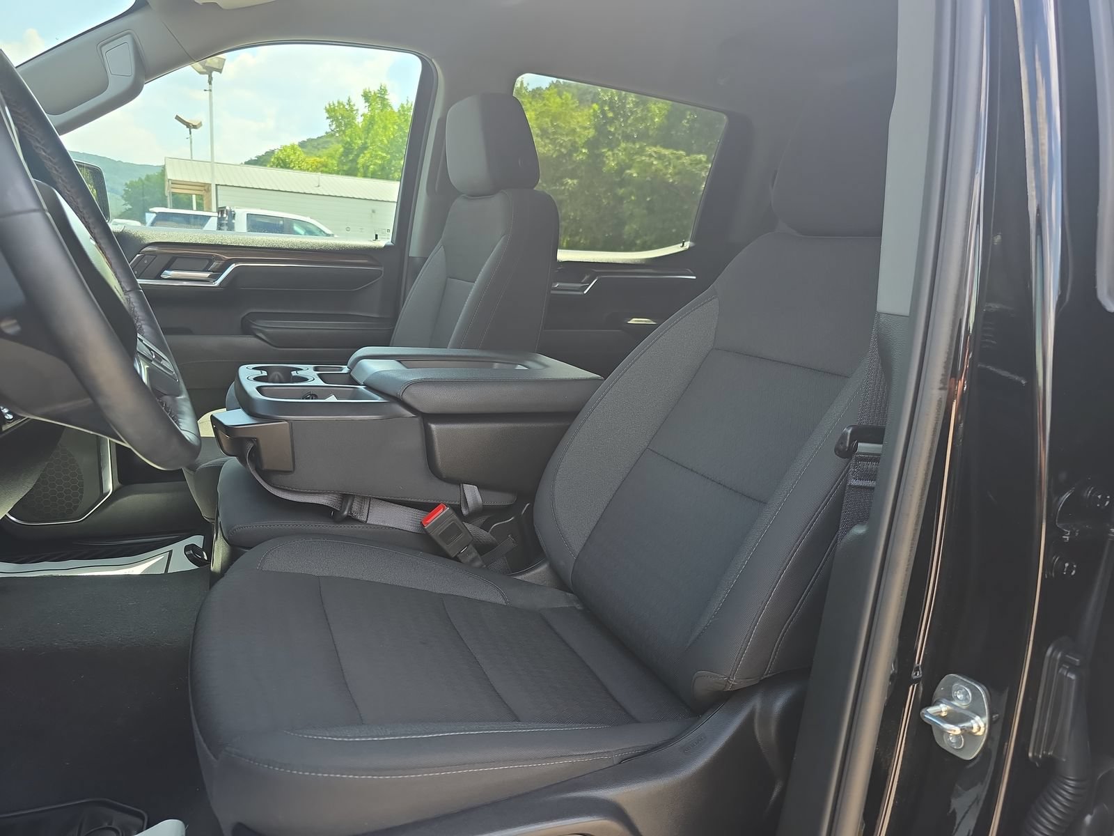 Used 2024 Chevrolet Silverado 1500 LT AWD/4WD image 14