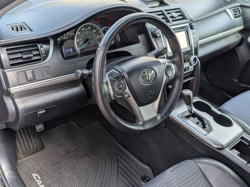Used 2013 Toyota Camry SE FWD image 12