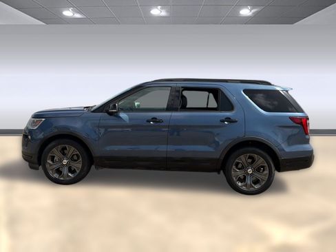 Used 2018 Ford Explorer Sport w/ Equipment Group 401A AWD/4WD image 2