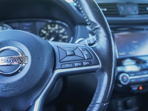 Used 2017 Nissan Rogue Sport SL image 24