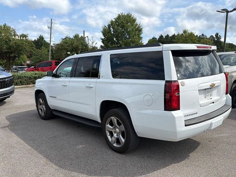 Used 2019 Chevrolet Suburban LT RWD image 2