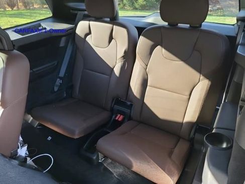 Certified 2024 Volvo XC90 B6 Plus image 19