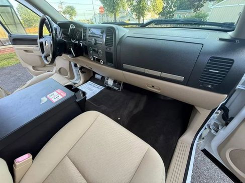 Used 2011 Chevrolet Silverado 1500 2WD Crew Cab Hybrid image 16