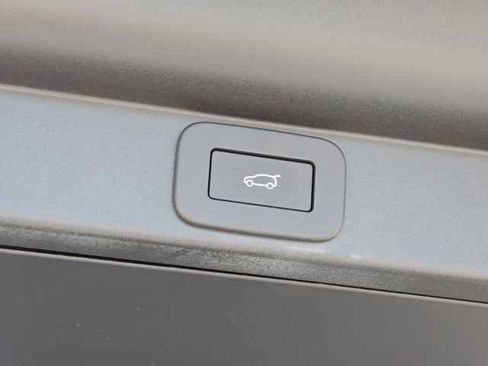 New 2027 Land Rover Range Rover Long Wheelbase SE AWD/4WD image 15