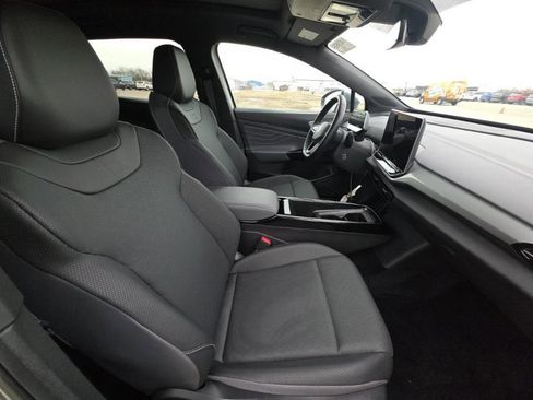 Used 2024 Volkswagen ID.4 Pro S image 3