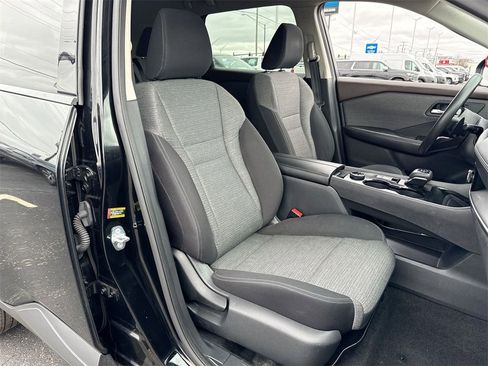 Used 2021 Nissan Rogue SV image 24