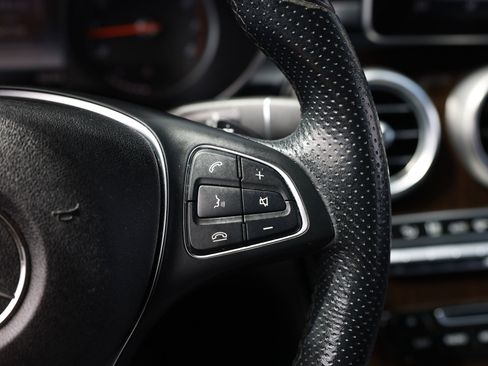 Used 2019 Mercedes-Benz GLC 300 w/ Premium Package image 30