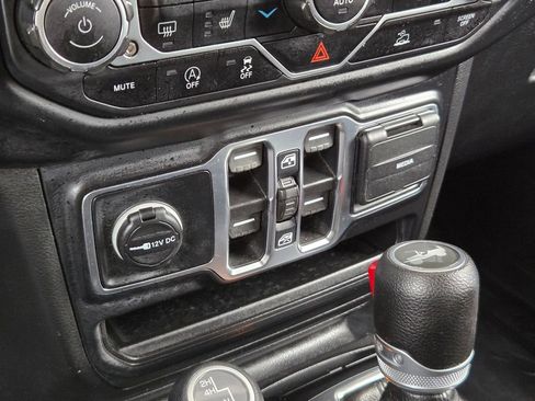 Used 2022 Jeep Wrangler Unlimited Sport image 17