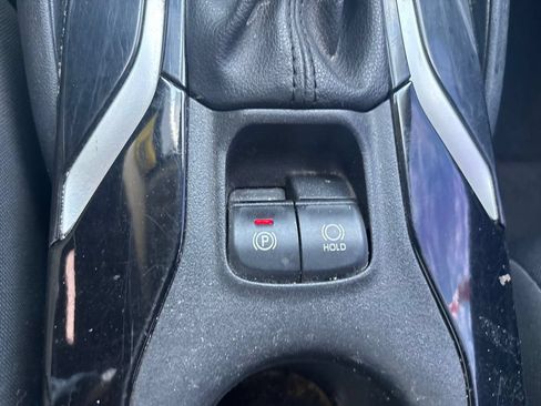 Used 2020 Toyota Corolla LE FWD image 24