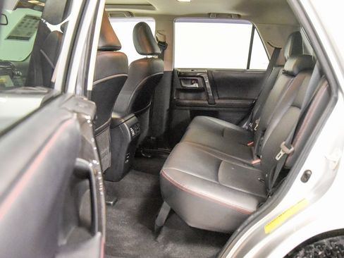 Used 2018 Toyota 4Runner TRD Off-Road Premium image 10